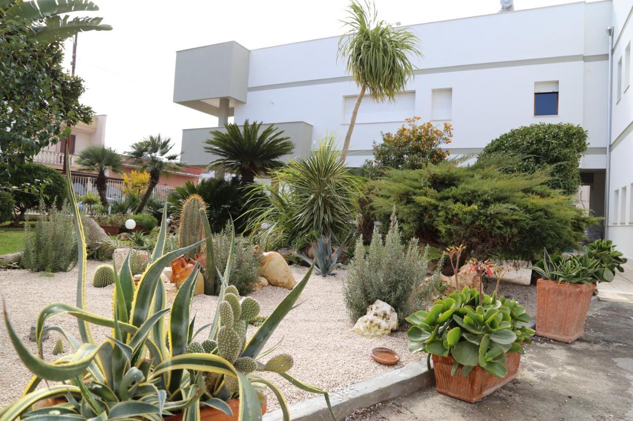 Squinzano Viro House Bed & Breakfast エクステリア 写真