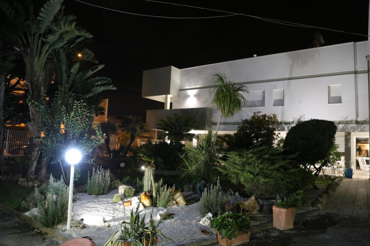 Squinzano Viro House Bed & Breakfast エクステリア 写真